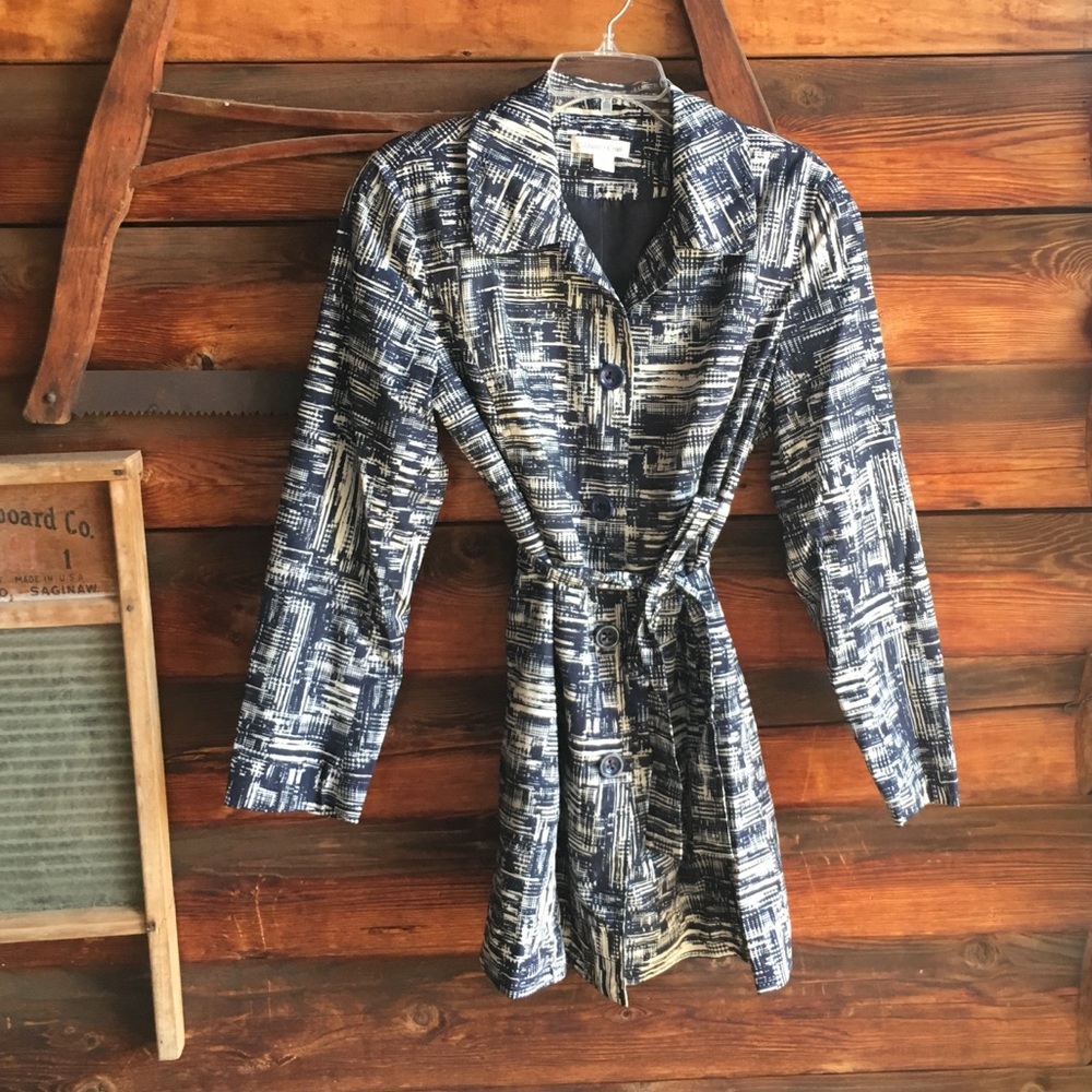 Coldwater Creek Lightweight rain coat. Size M10/12